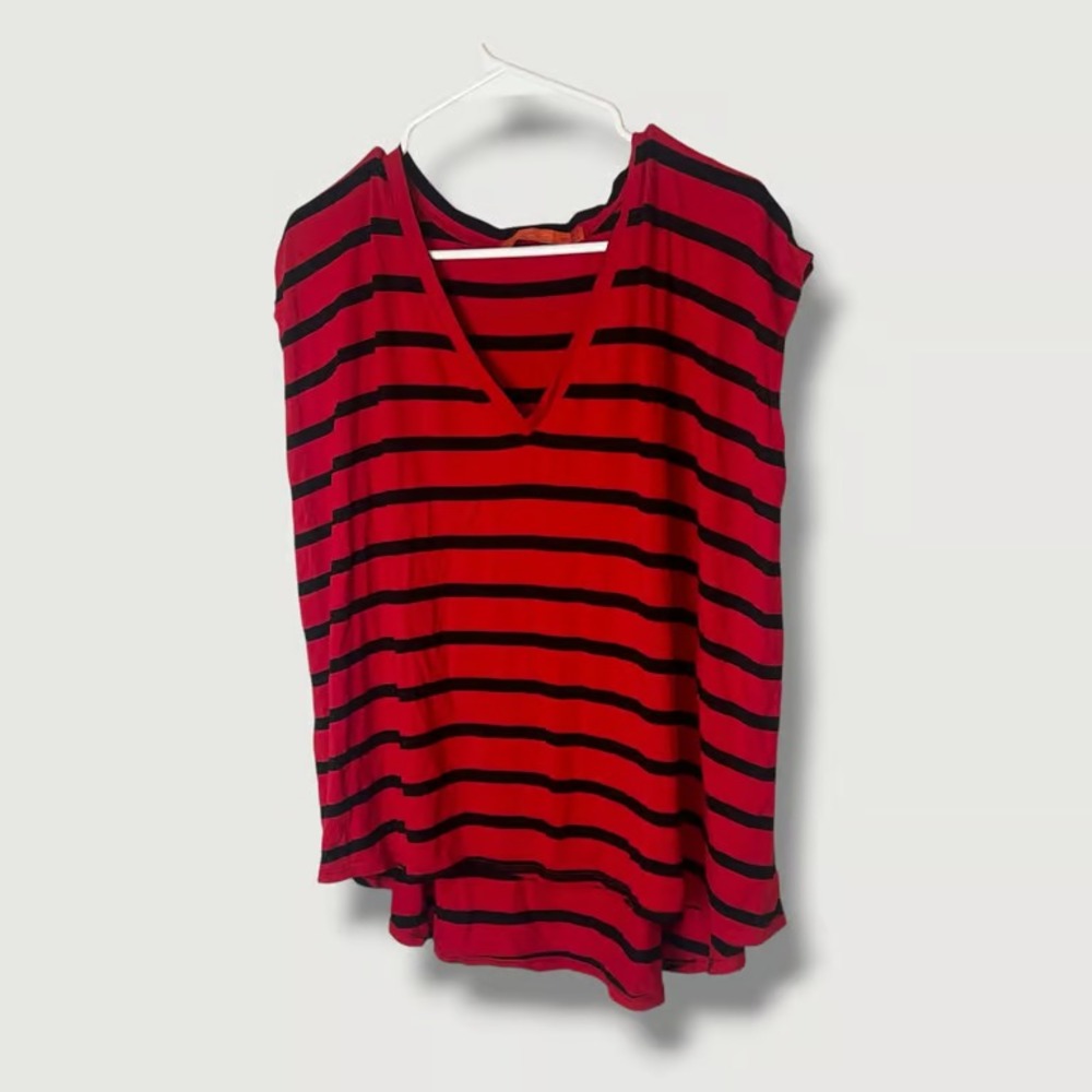 Feel the Piece Red Black Striped Hi Low Tee Shirt One Size
